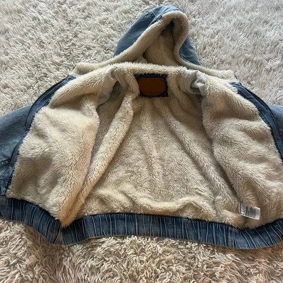 American Eagle Cropped Denim Fur Jacket - Picture 6 of 13